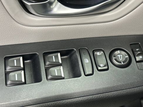 Used 2024 Honda Pilot Touring image 12