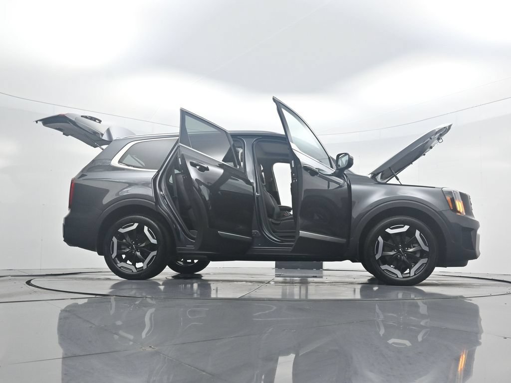 Used 2024 Kia Telluride S w/ S Sunroof Package FWD image 43