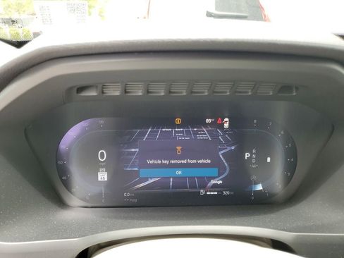 Used 2024 Volvo XC90 B6 Plus image 21