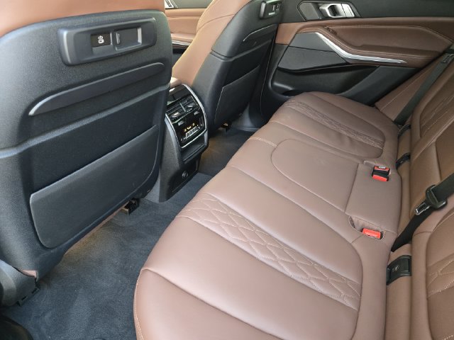 Used 2019 BMW X5 xDrive50i w/ Executive Package AWD/4WD image 22