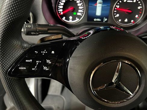 Used 2025 Mercedes-Benz Sprinter 2500 image 21