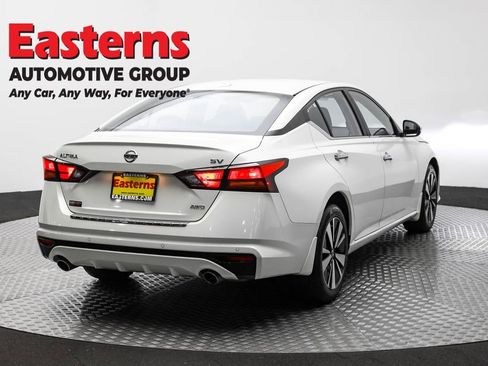 Used 2022 Nissan Altima 2.5 SV w/ SV Premium Package image 5