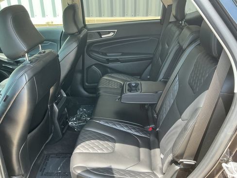 Used 2024 Ford Edge Titanium AWD/4WD image 18