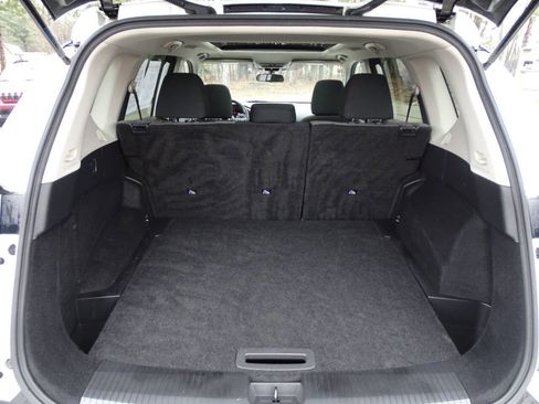 Used 2021 Nissan Rogue SV image 40