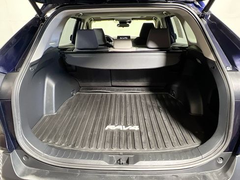Used 2020 Toyota RAV4 XLE w/ Convenience Package AWD/4WD image 22