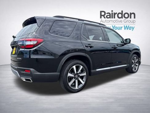 Used 2023 Honda Pilot Touring image 7