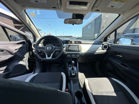 Used 2021 Nissan Versa SV FWD image 27