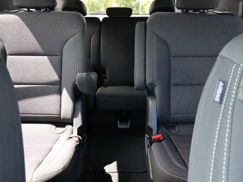 New 2025 Chevrolet Traverse LT w/ Sun and Wheel Package image 39