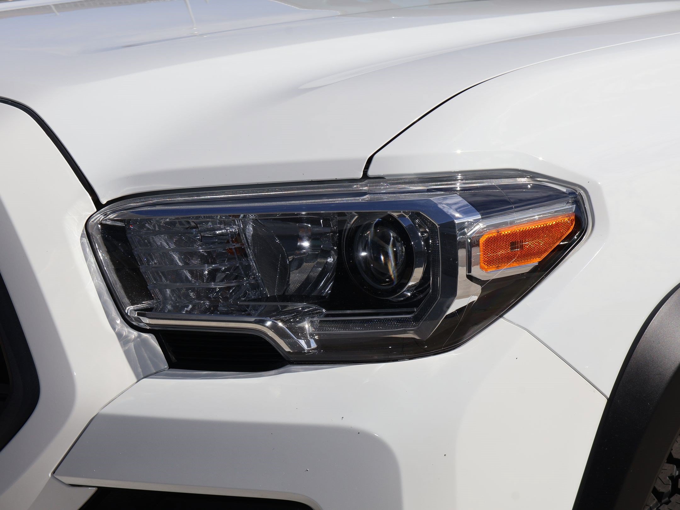 Used 2022 Toyota Tacoma TRD Off-Road w/ Technology Package AWD/4WD image 11