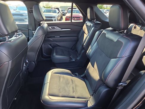 Used 2025 Ford Explorer ST AWD/4WD image 16