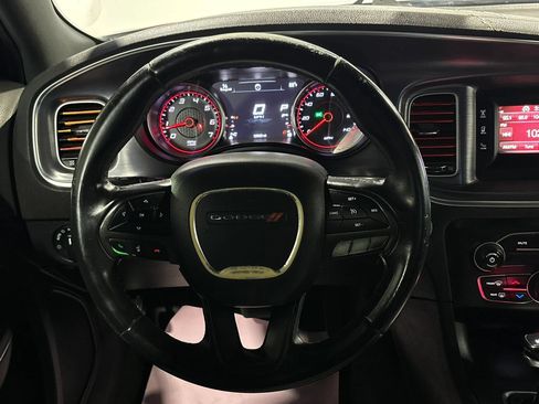 Used 2017 Dodge Charger SE RWD image 11