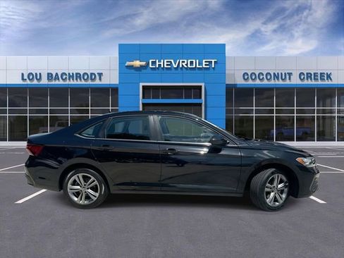 Used 2024 Volkswagen Jetta SE FWD image 9