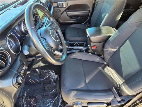 Used 2022 Jeep Gladiator Sport image 15