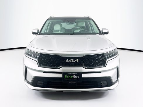 Used 2023 Kia Sorento SX Prestige w/ Panoramic Sunroof Package AWD/4WD image 2