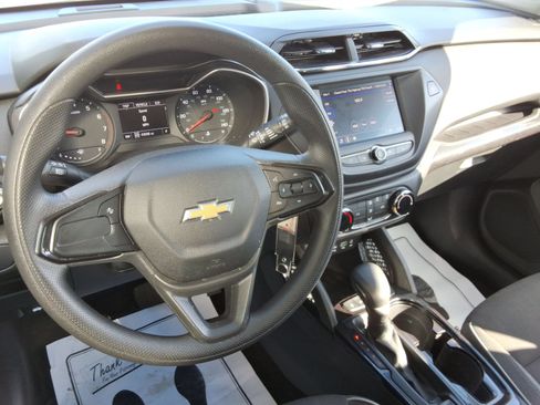 Used 2023 Chevrolet TrailBlazer LS AWD/4WD image 12