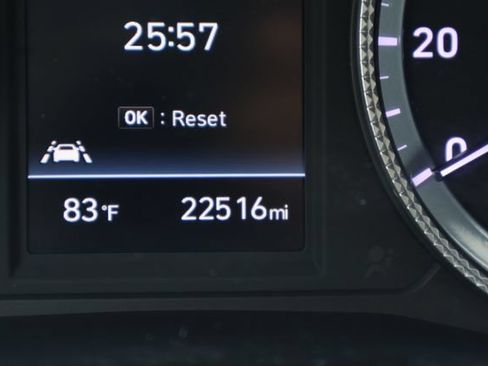 Used 2023 Hyundai Sonata SEL FWD image 2