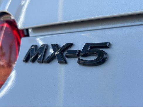 Used 2023 MAZDA MX-5 Miata Grand Touring image 18