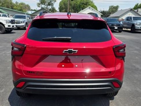 New 2026 Chevrolet Trax LT w/ Driver Confidence Package FWD image 5