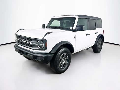 Used 2025 Ford Bronco Big Bend image 3