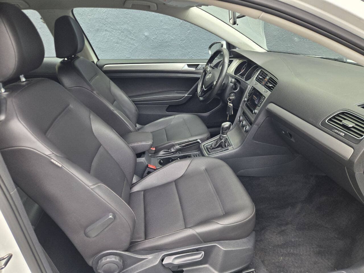 Used 2015 Volkswagen Golf S FWD image 10