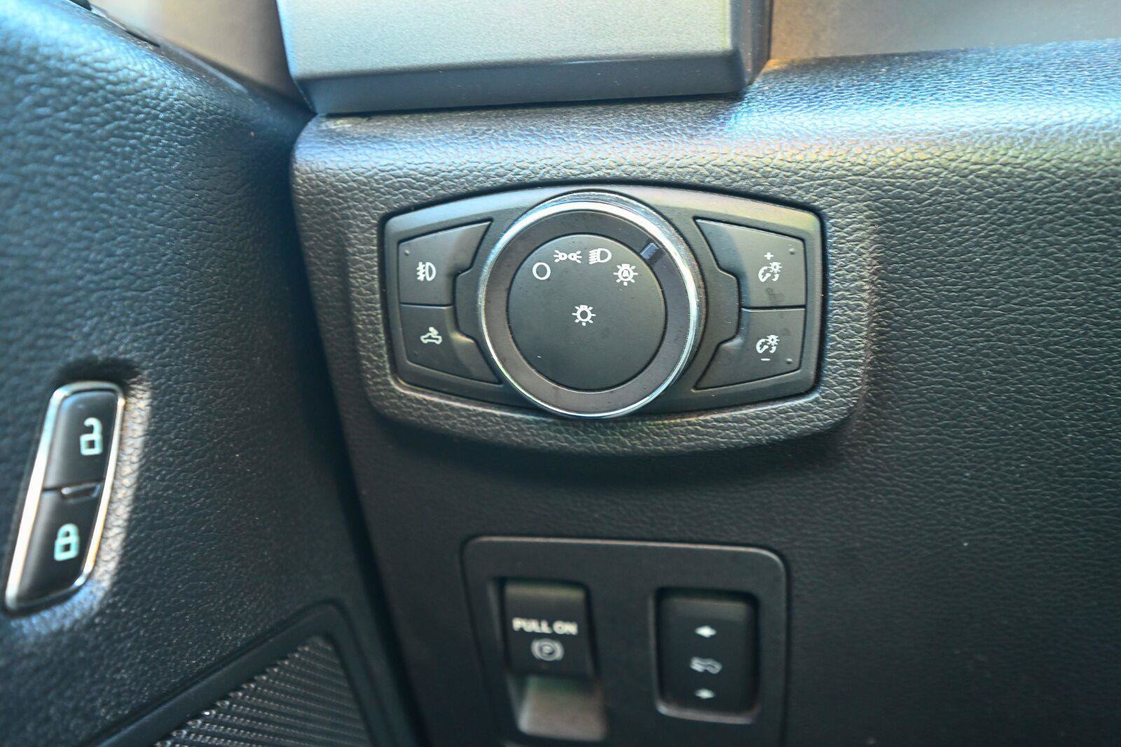 Used 2018 Ford F150 XLT w/ Equipment Group 302A Luxury AWD/4WD image 41