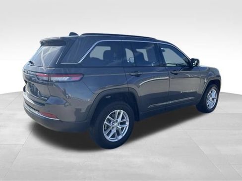 Used 2025 Jeep Grand Cherokee Laredo X w/ Luxury Tech Group I AWD/4WD image 5
