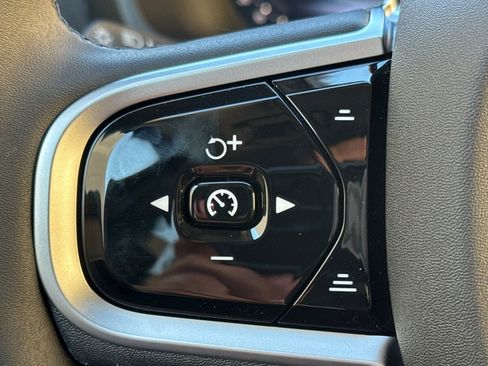 New 2026 Volvo XC90 B5 Plus w/ Protection Package image 27