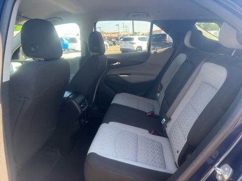 Used 2022 Chevrolet Equinox LS FWD image 27