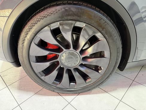 Used 2021 Tesla Model Y Performance image 41