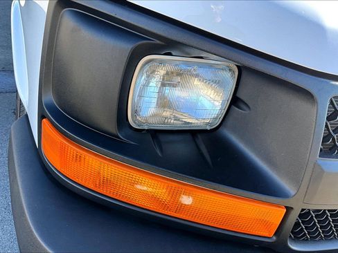 Used 2017 Chevrolet Express 2500 LS image 24