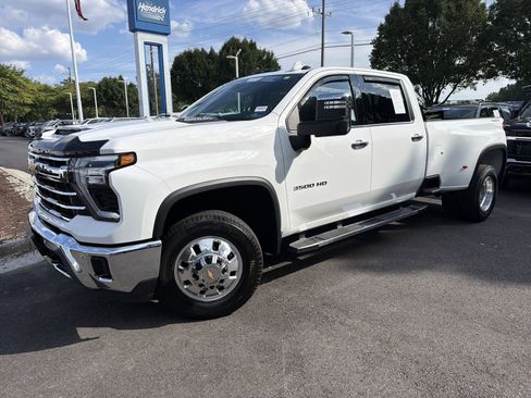 Used 2025 Chevrolet Silverado 3500 LTZ w/ LTZ Convenience Package AWD/4WD image 5