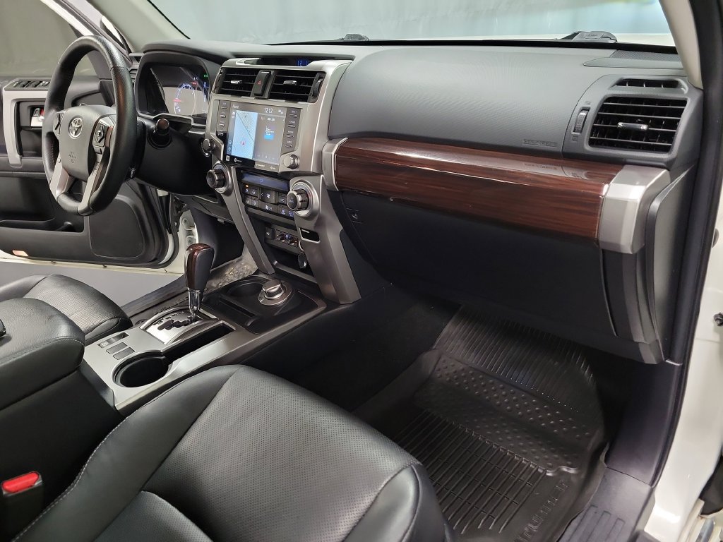 Used 2022 Toyota 4Runner Limited AWD/4WD image 34