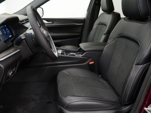 New 2026 Jeep Grand Cherokee Altitude image 16