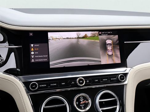 Used 2022 Bentley Continental GT image 25