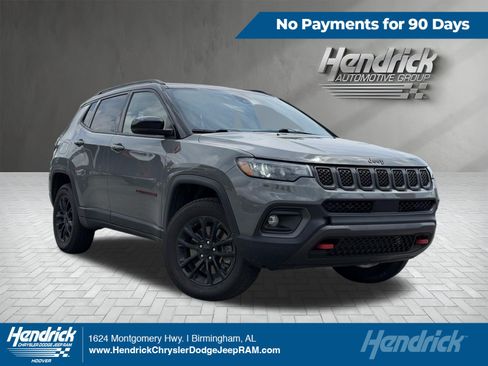 Used 2023 Jeep Compass Trailhawk AWD/4WD image 1