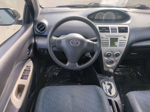 Used 2008 Toyota Yaris Base image 16