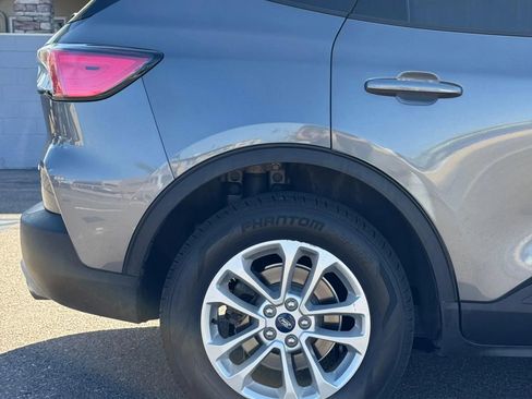 Used 2021 Ford Escape SE FWD image 10