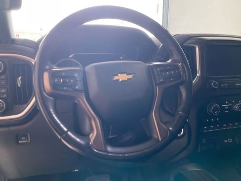 Used 2020 Chevrolet Silverado 1500 High Country w/ Technology Package AWD/4WD image 14