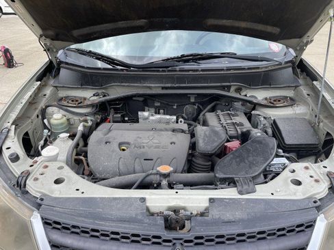 Used 2009 Mitsubishi Outlander SE image 12