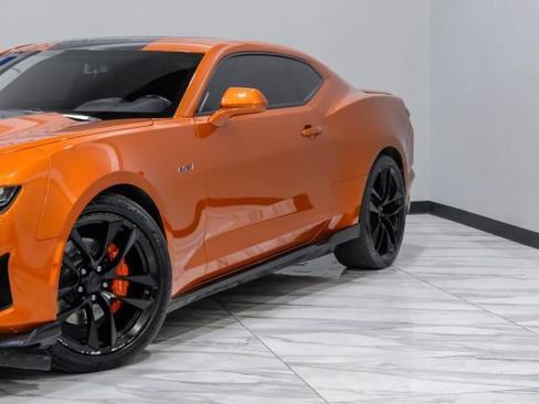 Used 2023 Chevrolet Camaro LT w/ Design Package 2 RWD image 8