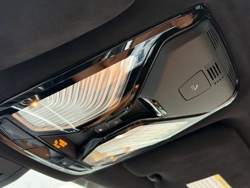 Certified 2022 BMW X7 xDrive40i w/ M Sport Package image 24