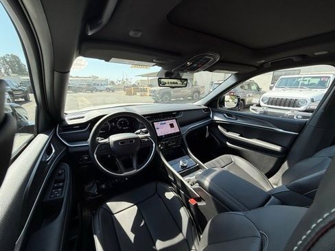 New 2025 Jeep Grand Cherokee L Limited w/ Luxury Tech Group II image 20