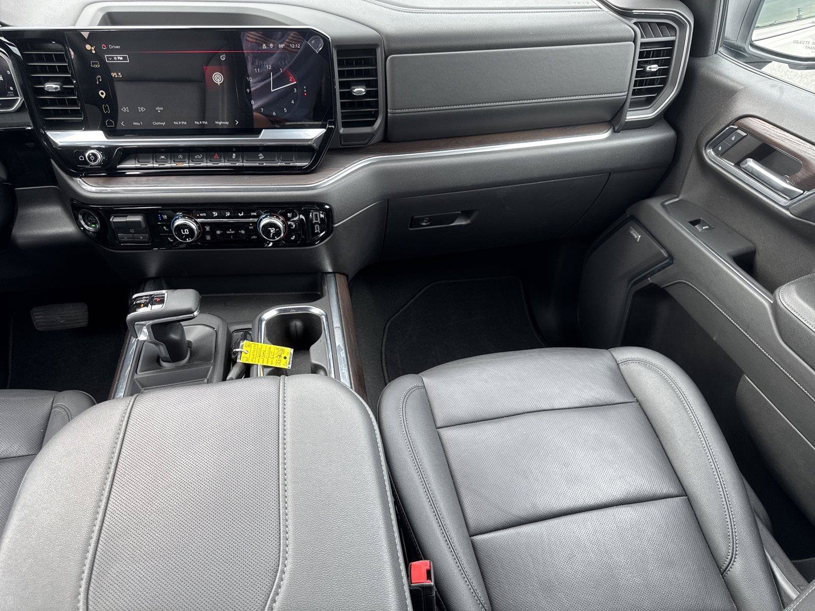Used 2024 GMC Sierra 1500 SLT w/ SLT Premium Package AWD/4WD image 16