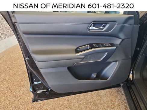 New 2026 Nissan Pathfinder SL w/ SL Premium Package AWD/4WD image 9