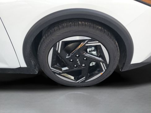 New 2025 Kia K4 EX FWD image 32