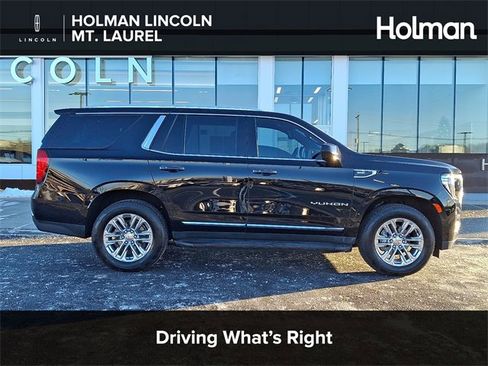 Used 2024 GMC Yukon SLT image 1