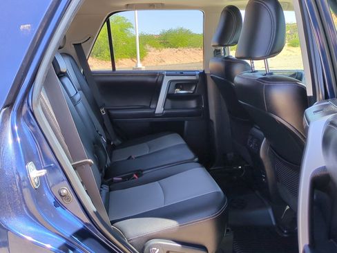 Used 2017 Toyota 4Runner SR5 Premium AWD/4WD image 28