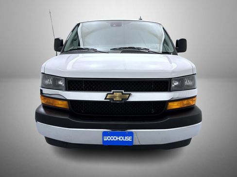 Used 2024 Chevrolet Express 3500 LT w/ LT Preferred Equipment Group RWD image 2
