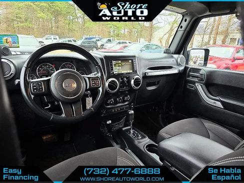 Used 2014 Jeep Wrangler Unlimited Sahara w/ Dual Top Group AWD/4WD image 18