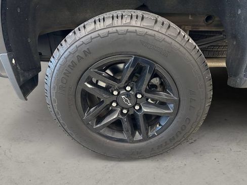 Used 2022 Chevrolet Silverado 1500 LT Trail Boss w/ LT Trail Boss Premium Package AWD/4WD image 14